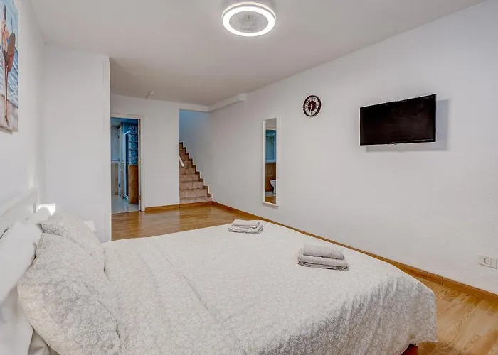 Amplio Duplex En Cristianos By Altamarhomes Apartment